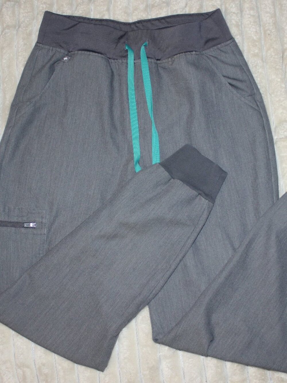 FIGS Zamora High-Rise Jogger Scrub Pants Regular in Graphite